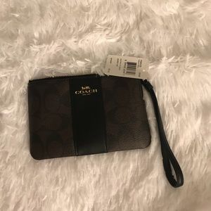 Coach Signature Leather Crossgrain Zip Wristlet